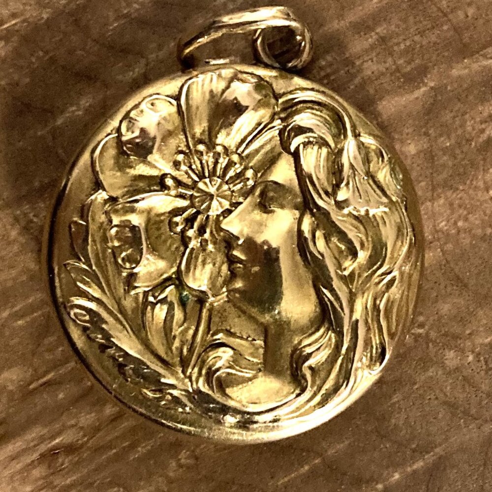 Vintage Art Nouveau Gold-Filled Locket